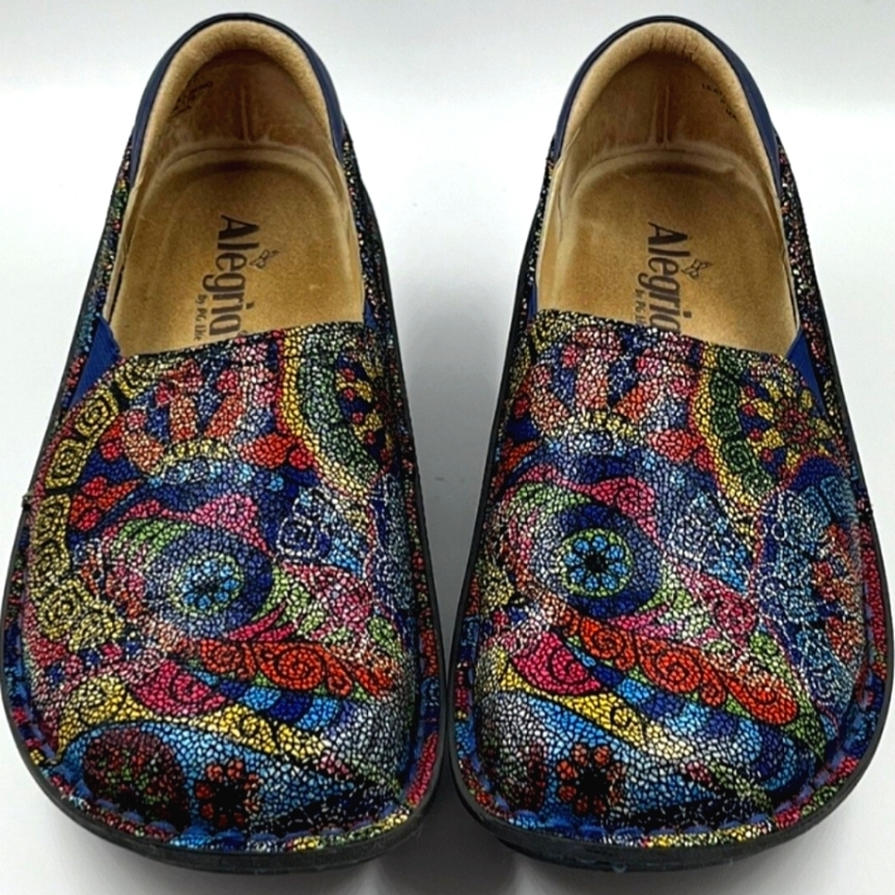 Algeria’s Women Debra Black Embossed roses Leeather Clogs🌴✌️